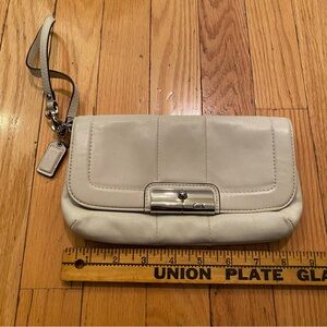 Vtg Y2K Coach White Leather Kristen Wristlet Clutch